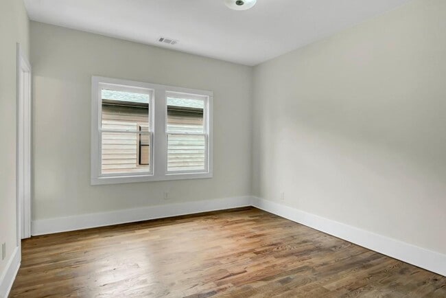 Building Photo - 1442 Mercer Ave