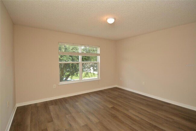 Building Photo - 47 Buttermill Dr