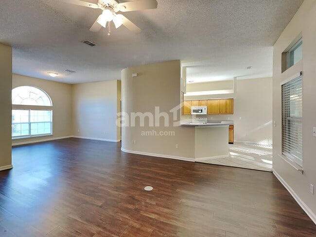 Building Photo - 357 Maplewood Dr