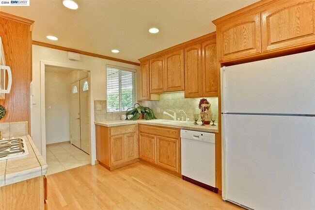 Building Photo - 4165 Sabio Ct