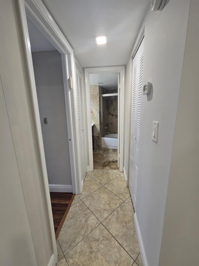 Building Photo - 4121 Stirling Rd