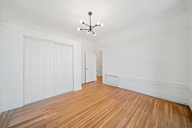 Building Photo - 1619 Gough St