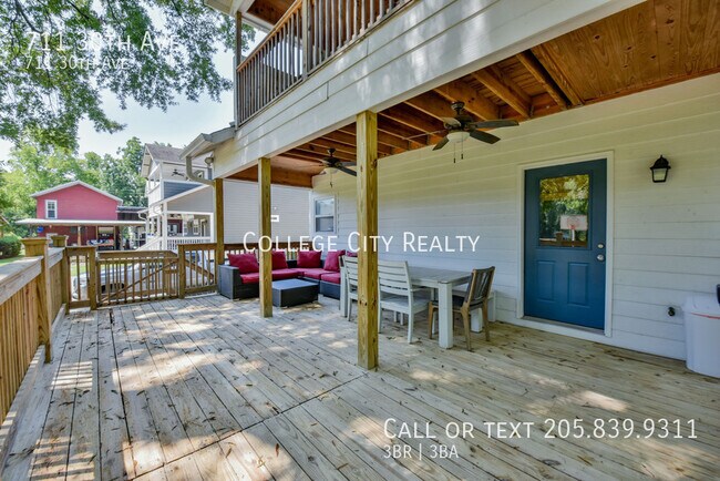 Building Photo - 711 30th Ave