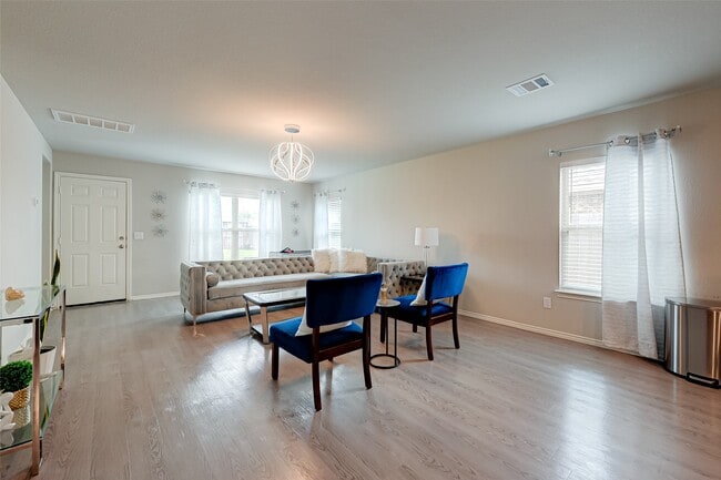 Building Photo - 23322 Dovetail Colony Ct