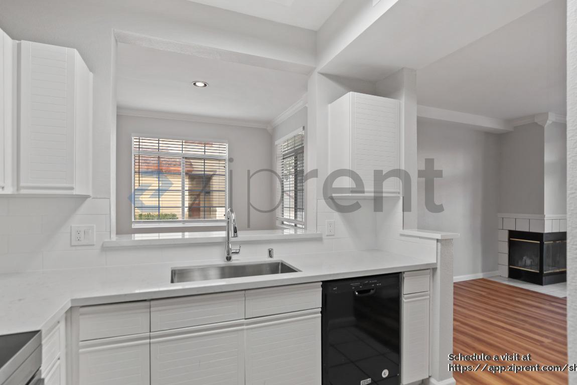 Building Photo - 7054 Dublin Meadows St