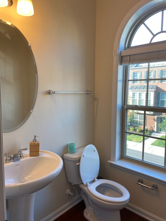 Building Photo - Smithview Place