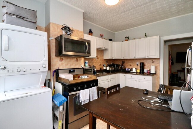 Building Photo - 19 Graham St