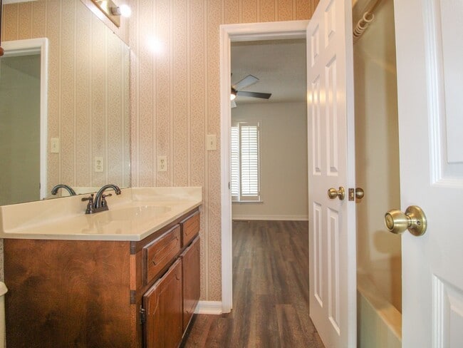 Building Photo - Nice Home in Rogersville!