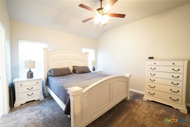 Building Photo - 708 Holstein Dr