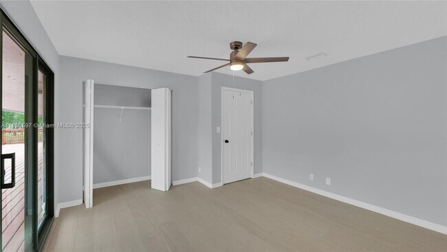 Building Photo - 540 SW 101st Ave