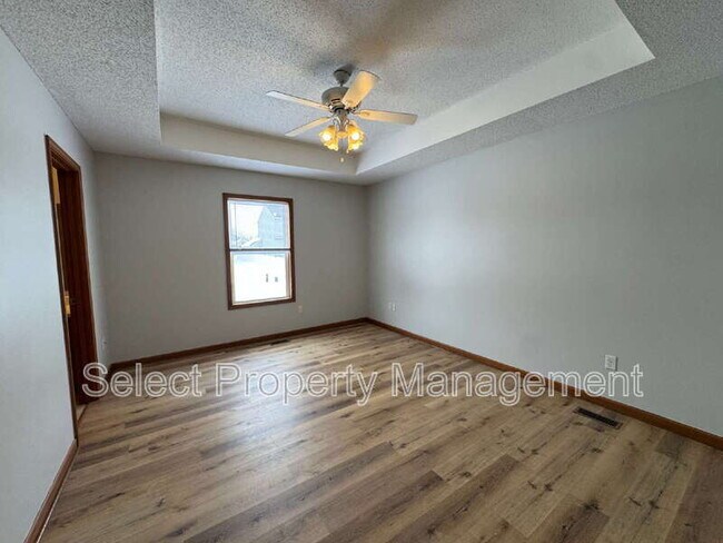 Building Photo - 829 Willen Ln