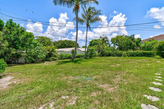 Building Photo - 824 Prosperity Farms Rd