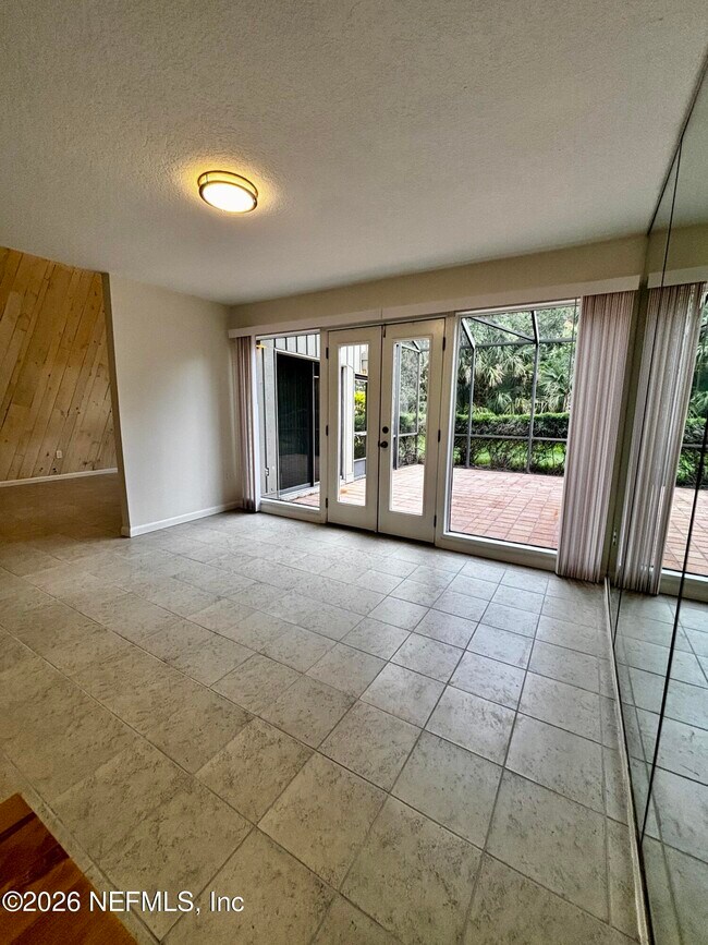 Building Photo - 9787 Sawgrass Dr E