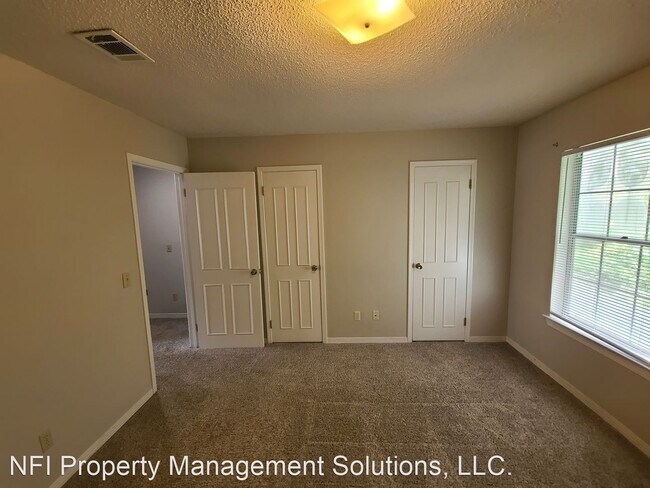 Building Photo - 2 br, 1.5 bath House - 1329 Foxborough Dr