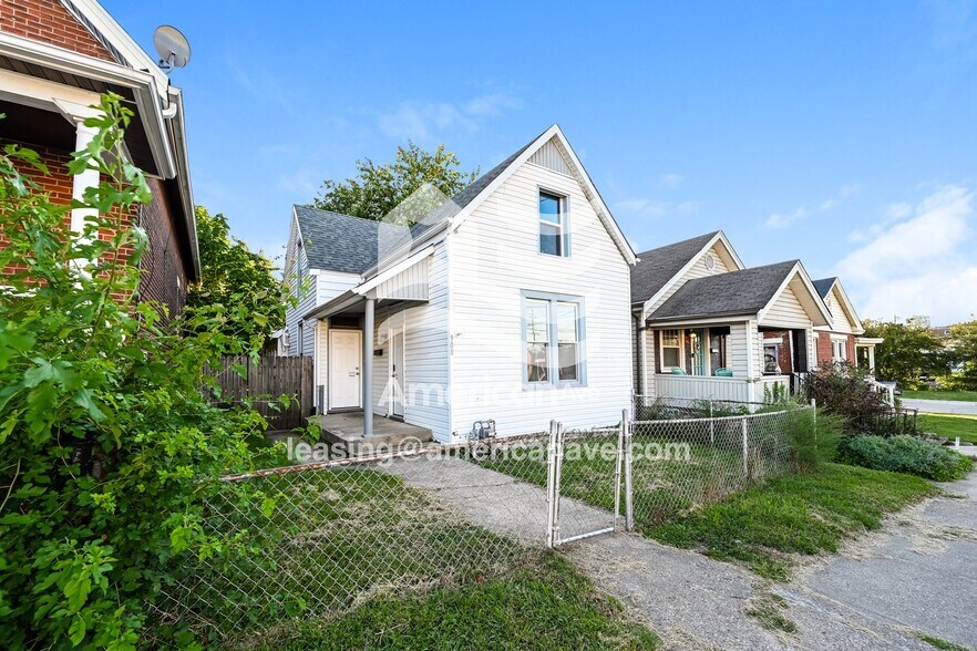 Building Photo - 908 Maple Ave