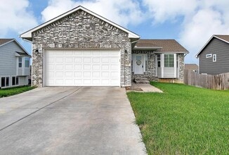Building Photo - 715 Cherrywood Cir