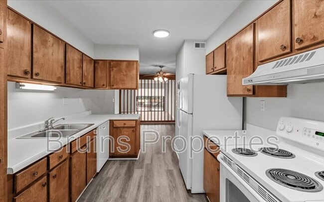 Building Photo - 1522 Benjamin Pkwy