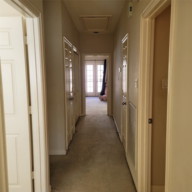 Building Photo - 7111 Harmony Cove