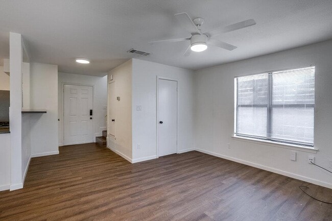 Building Photo - 2119 Gaston Pl Dr