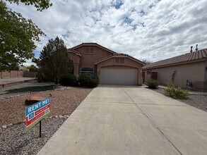 Building Photo - 3 Bedroom Single Story Home Available Near Dellyne Ave NW & Unser Blvd NW!