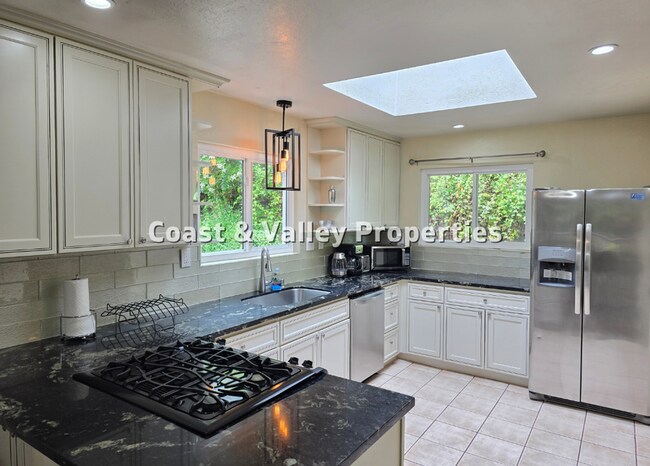 Building Photo - Beautiful Home in North Monterey County fo...