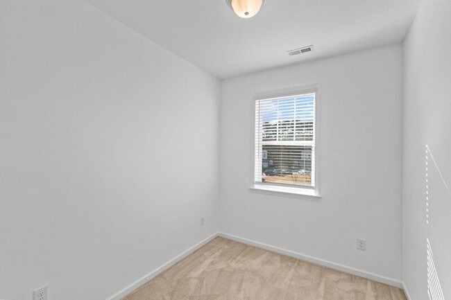 Building Photo - 1017 Fitchie Pl