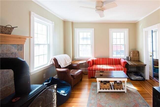 Building Photo - 21 Congdon Ave