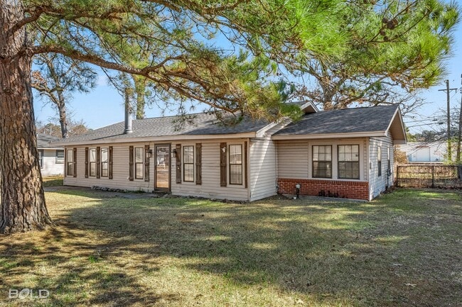 Building Photo - 1013 Peyton Ave