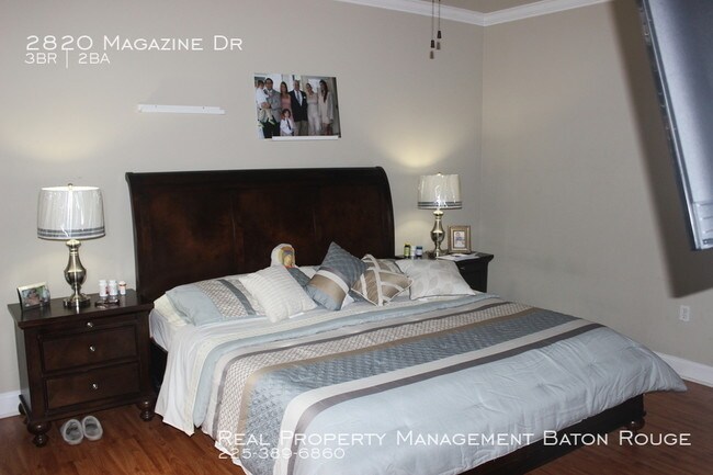 Building Photo - Beautiful Townhouse on Quiet Street