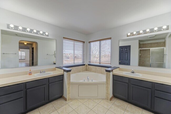 Building Photo - 5610 Heartland Ct