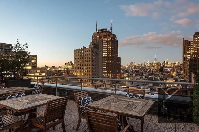 Building Photo - 3 bedroom in New York NY 10013