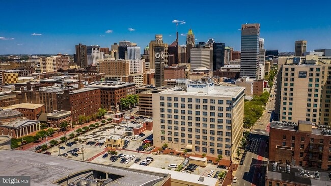 Building Photo - 640 Dover St