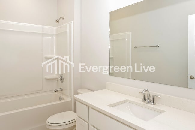 Building Photo - 160 Fenwick Pl