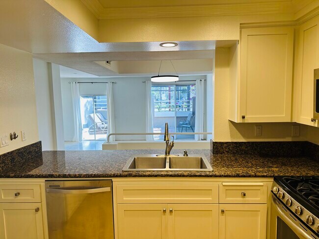 Building Photo - 16124 Twinkle Cir