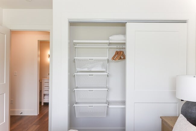 Building Photo - 1745 E Rex Rd