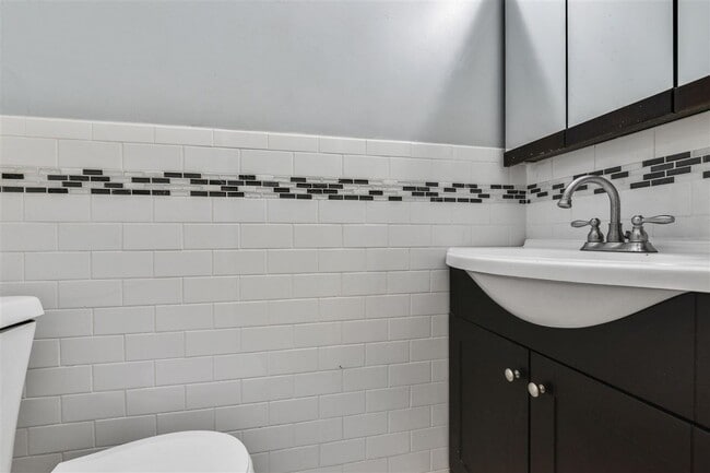 Building Photo - 434 Fairmount Ave