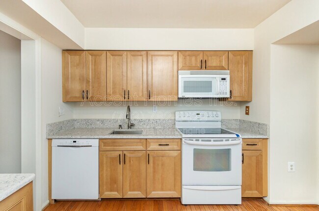 Building Photo - 2514 S Arlington Mill Dr