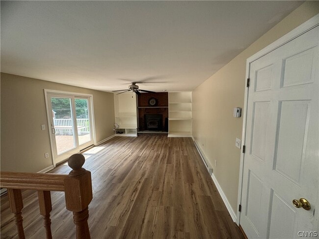 Building Photo - 110 Lake Country Dr