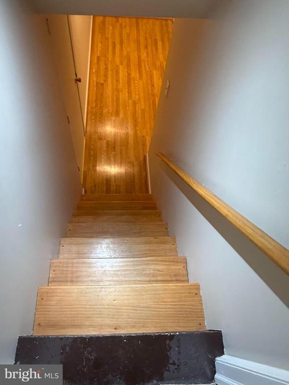 Building Photo - 240 Sweetbriar Cir