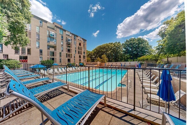 Building Photo - 44 Washington St