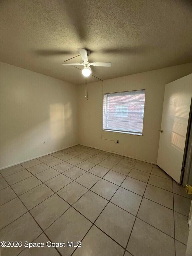 Building Photo - 190 E Olmstead Dr