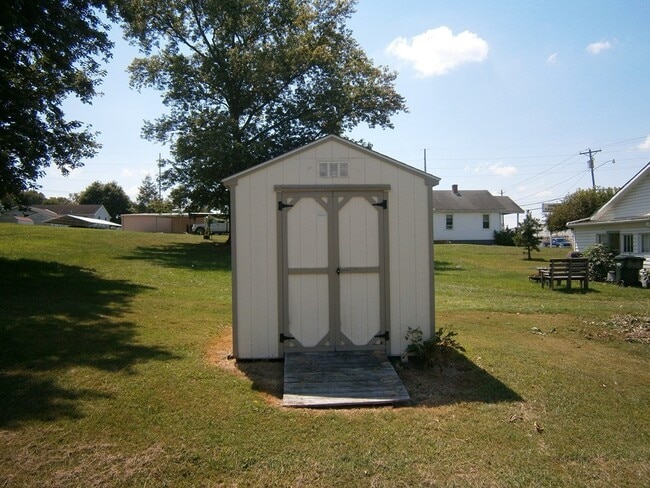 Building Photo - 1320 Snapps Ferry Rd