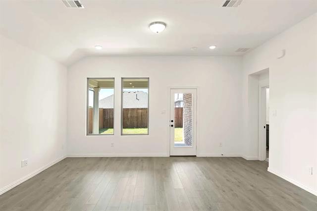 Building Photo - 2309 Myrtle Wy