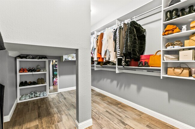 Building Photo - 5403 Winlock Trace Ct