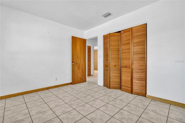 Building Photo - 2675 East Bay Isle Dr SE