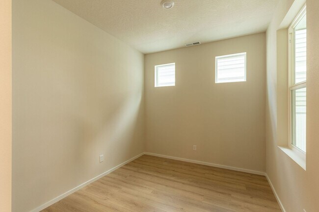 Building Photo - Modern Home for rent in Liberty Lake