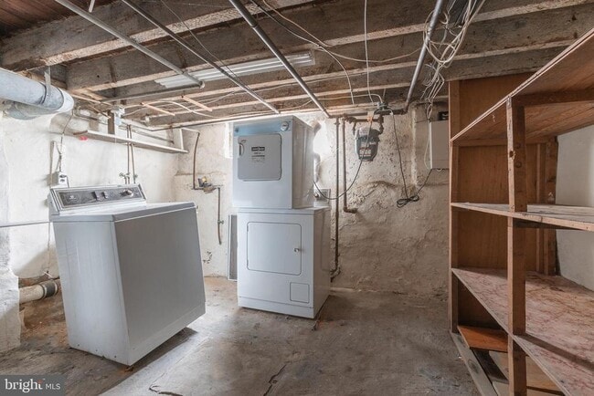 Building Photo - 2719 Folsom St