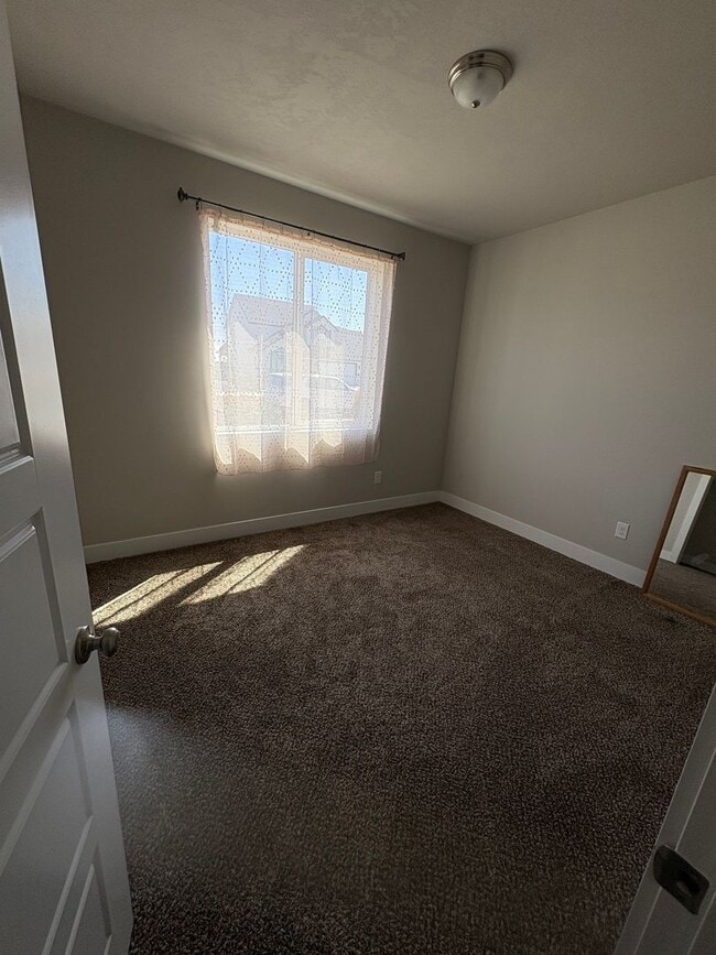 Building Photo - Home for Rent in Quincy