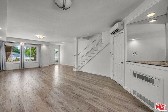 Building Photo - 8025 Redlands St