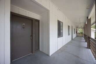 Building Photo - 6519 W Newberry Rd